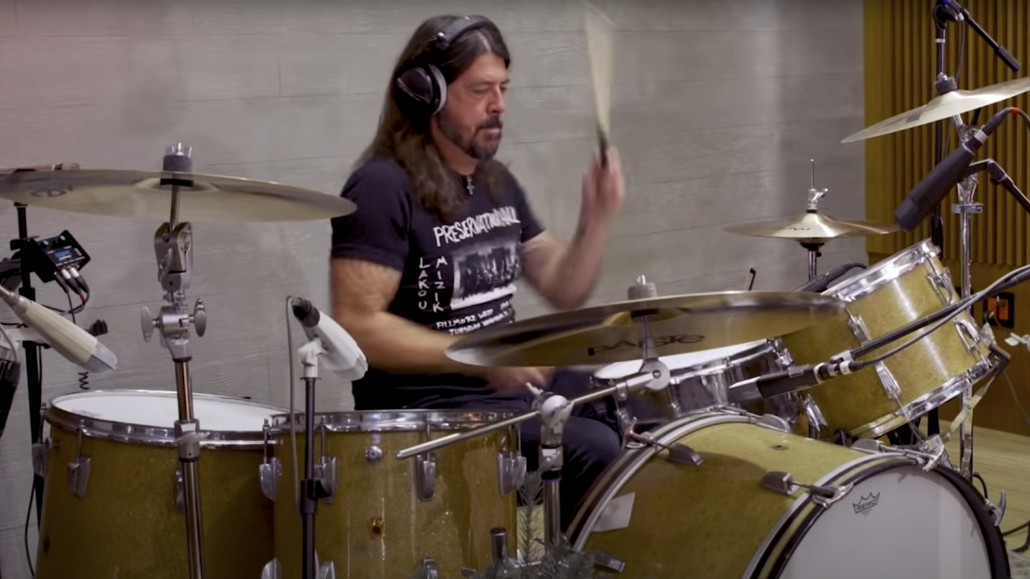 Watch Dave Grohl Cover Little Drummer Boy With The Bird And The Bee ...