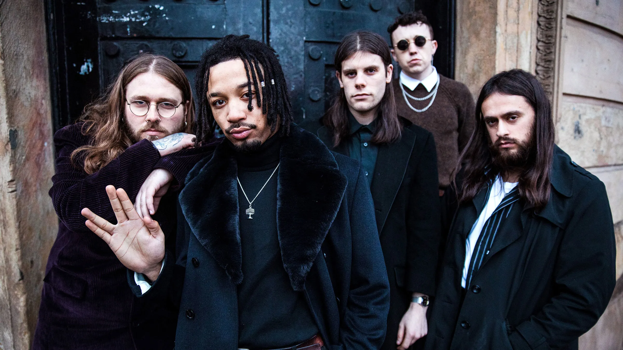 Exclusive Premiere Fond Han Get Seriously Weird On New Track
