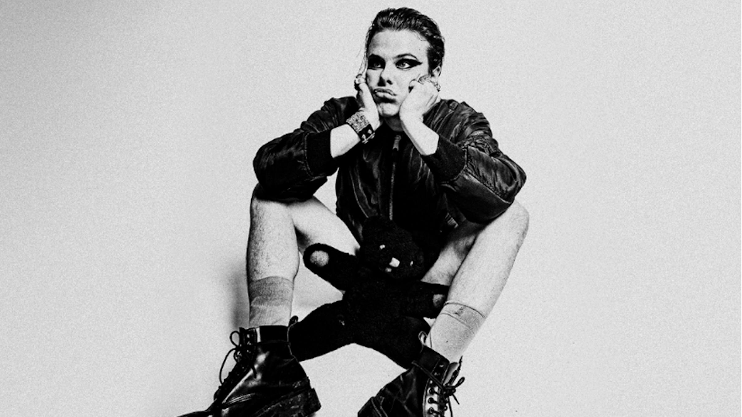 Yungblud i was made for lovin you. YUNGBLUD Fleabag. YUNGBLUD обои. The Funeral от YUNGBLUD. YUNGBLUD Mars.