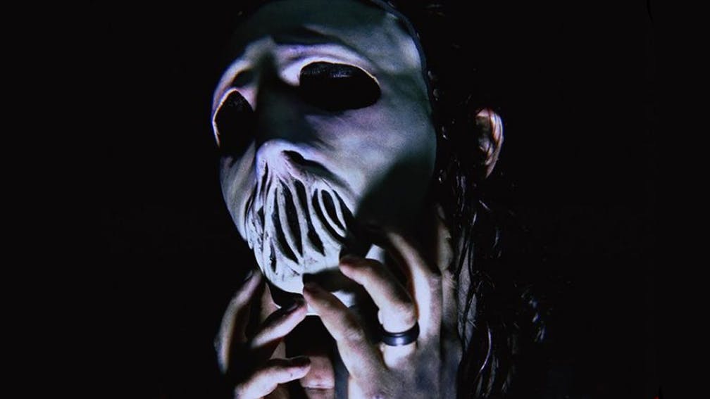 Awaken fryser Beskrive Jay Weinberg has unveiled his creepy new Slipknot mask | Kerrang!