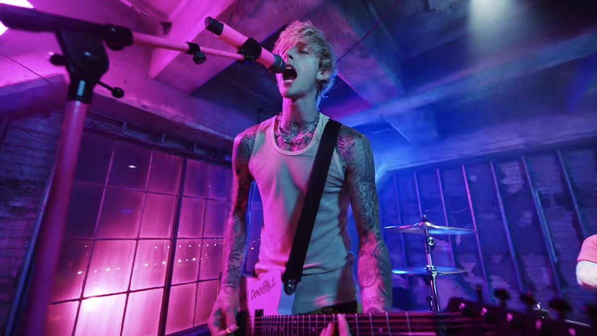 Watch Machine Gun Kelly Perform With Travis Barker At The MTV VMAs