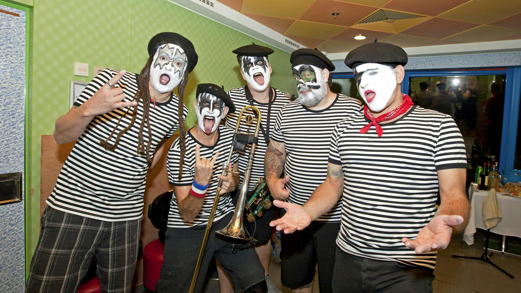 Less Than Jake and crew transform into French Kiss for their performance on the Warped Rewind.
