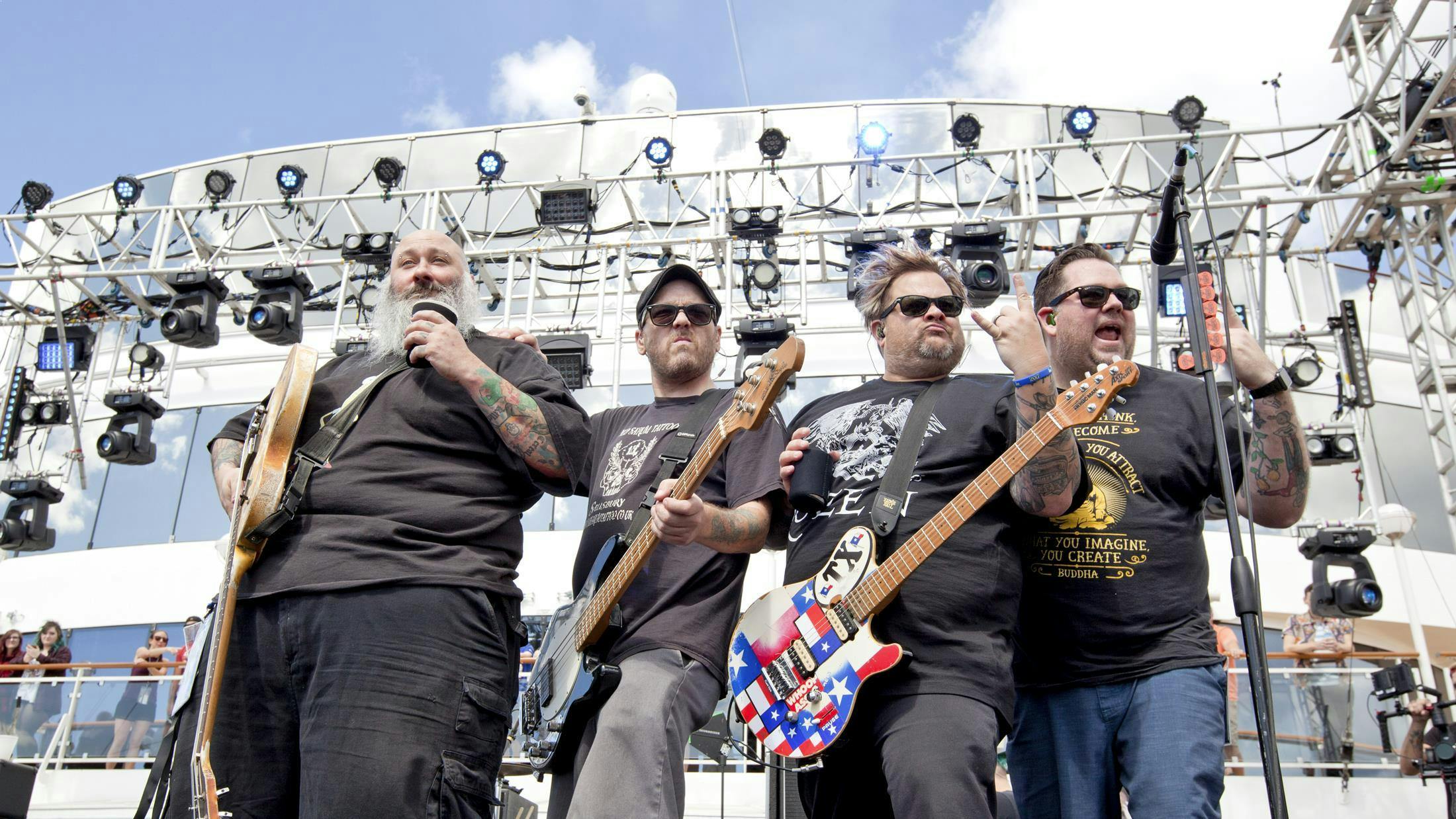 Bowling For Soup perform!