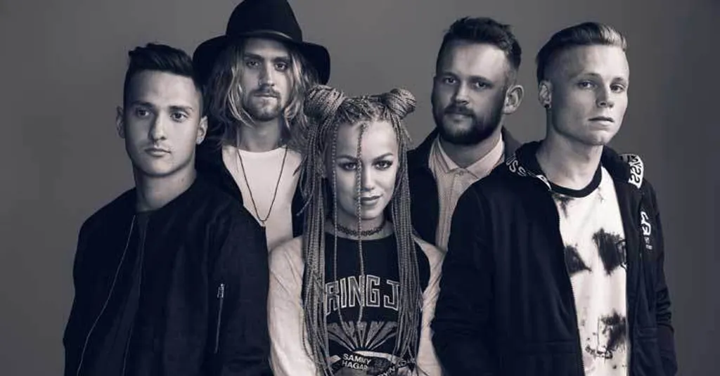 Tonight Alive October 2015