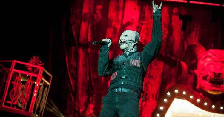 Watch Corey Taylor Knock Phone Out Of Fan’s Hand At Slipknot Gig