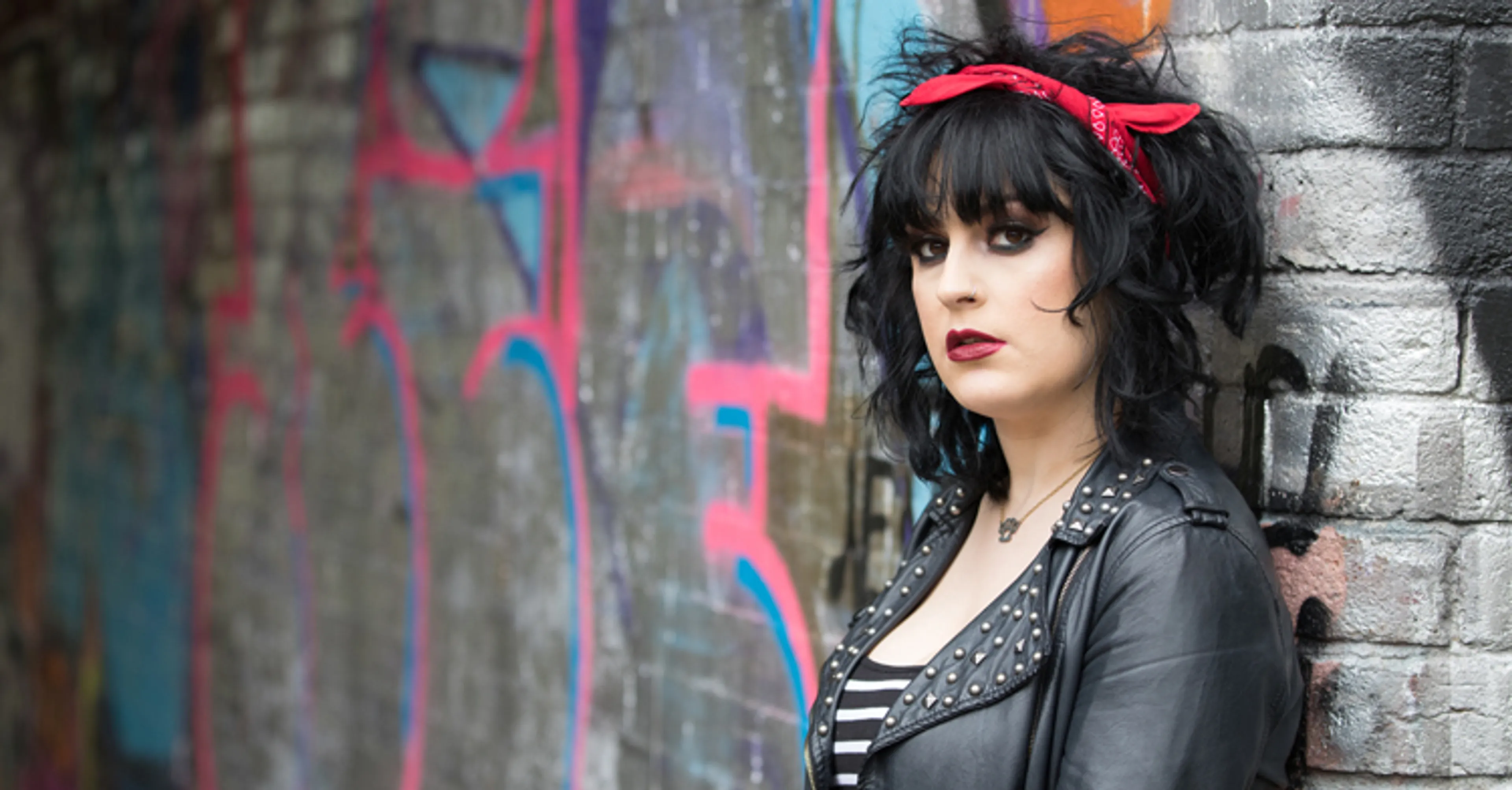 Louise Distras Premieres New Video, Outside Of You