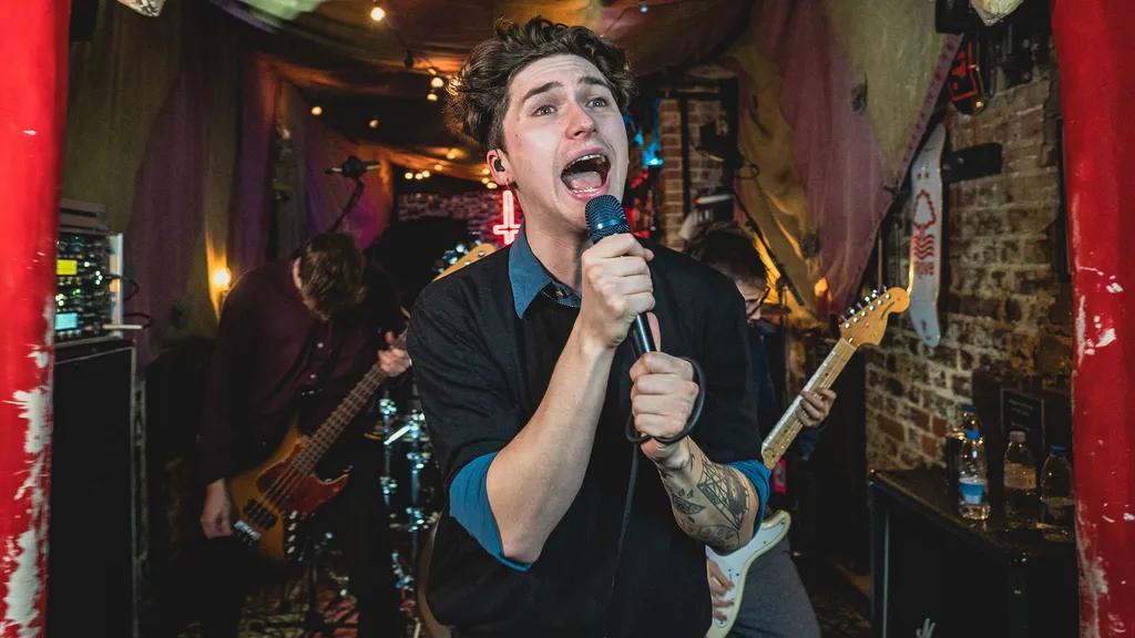 Holding Absence Esme Surfleet 2021