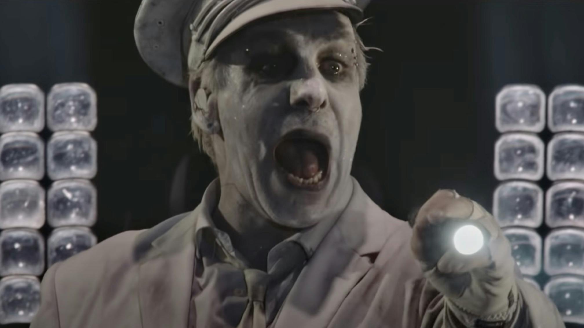 Watch Lindemann's wild and messy performance of Allesfresser live in Moscow