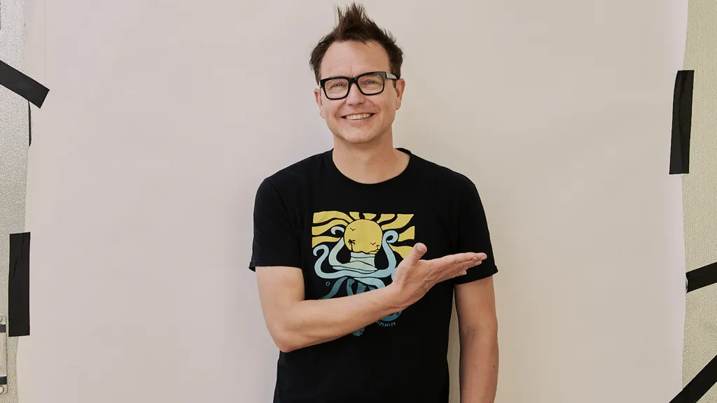A solo photo of blink-182 bassist and pop-punk icon Mark Hoppus
