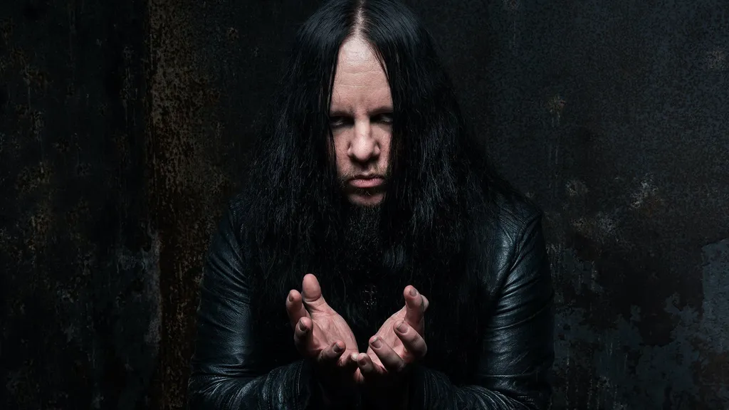 Joey Jordison unmasked header Paul Harries