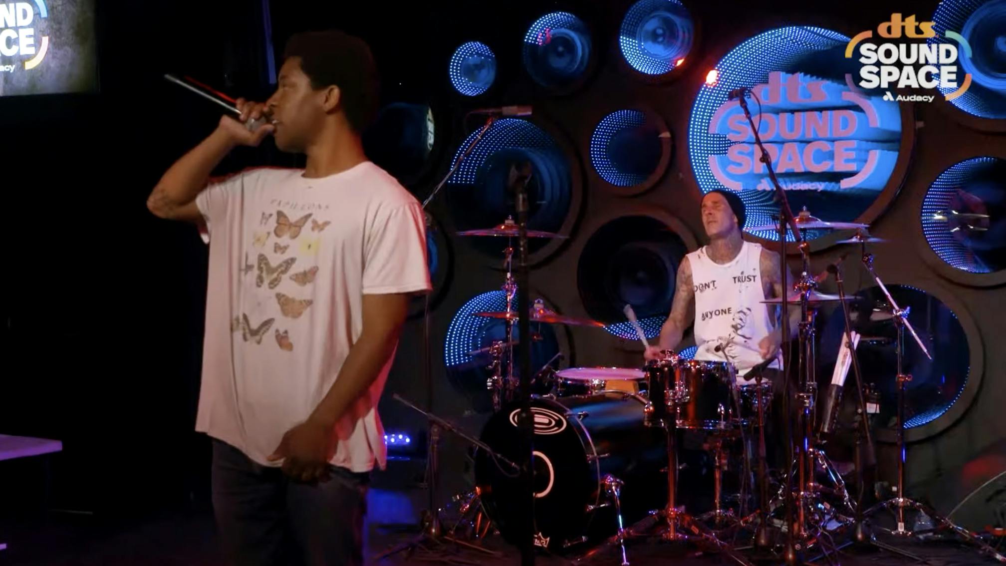 Watch KennyHoopla's awesome four-song live performance with Travis Barker