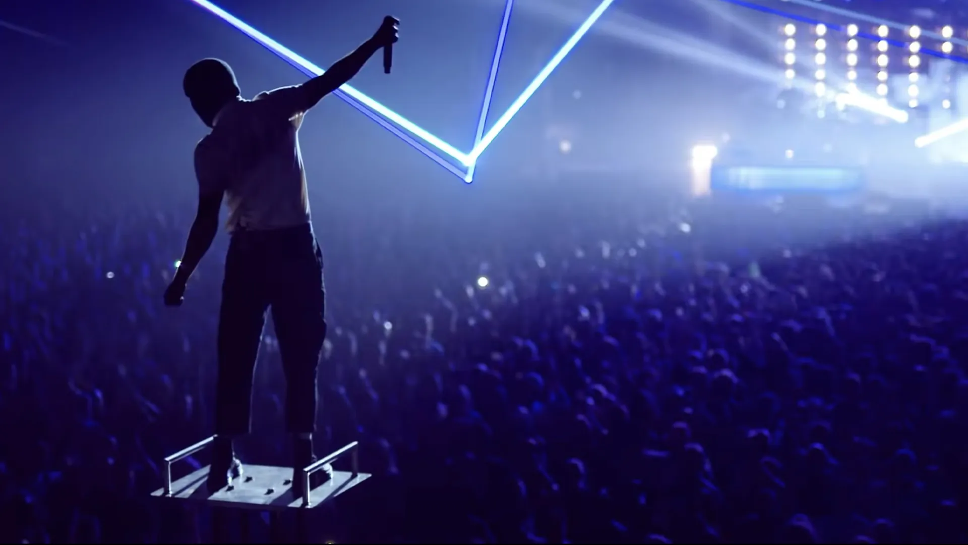 See twenty one pilots go from playing intimate clubs to… | Kerrang!