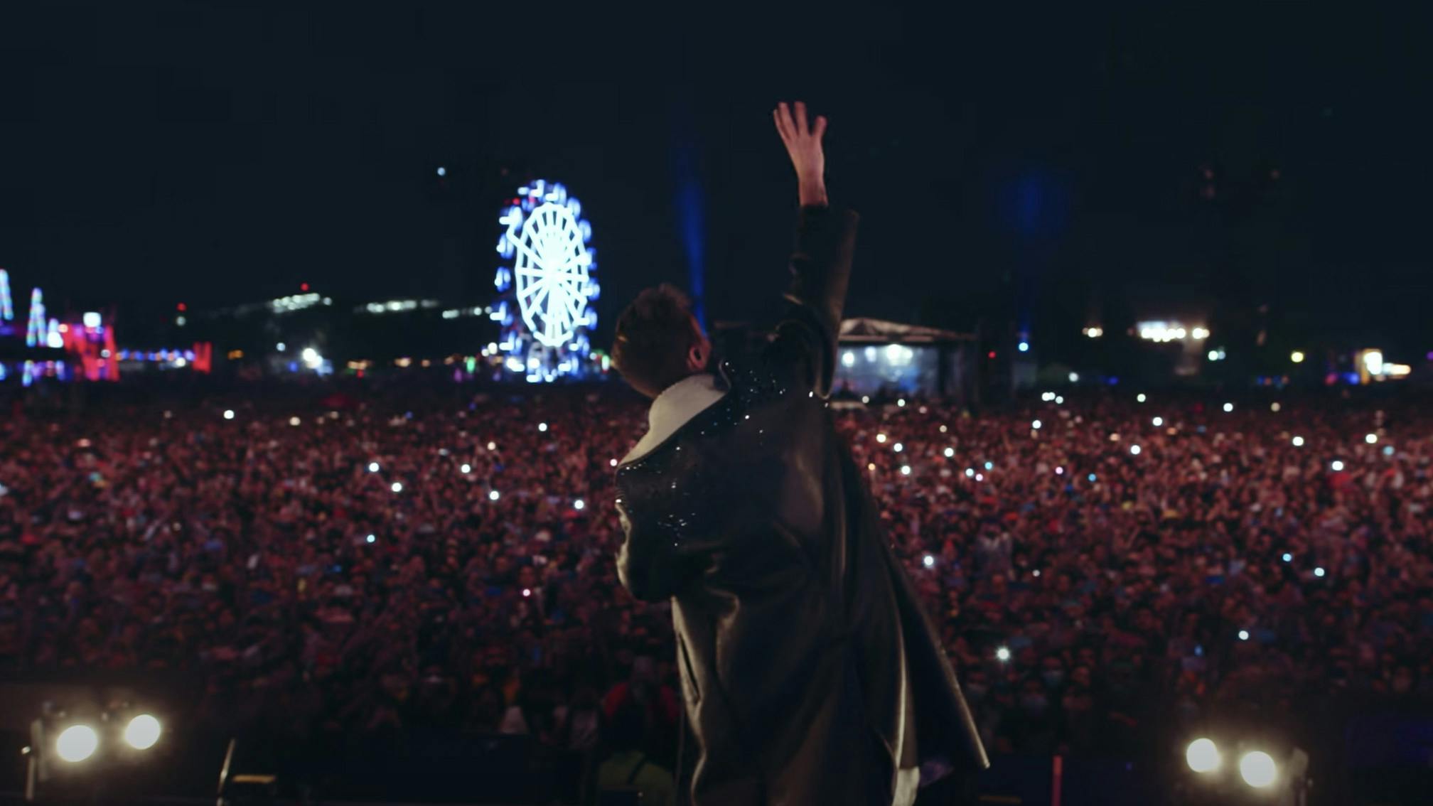 Watch twenty one pilots’ new live video for The Outside