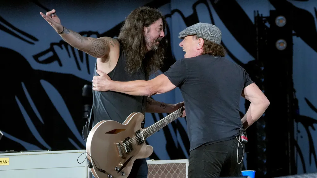 Brian Johnson Dave Grohl Kevin Mazur 2022