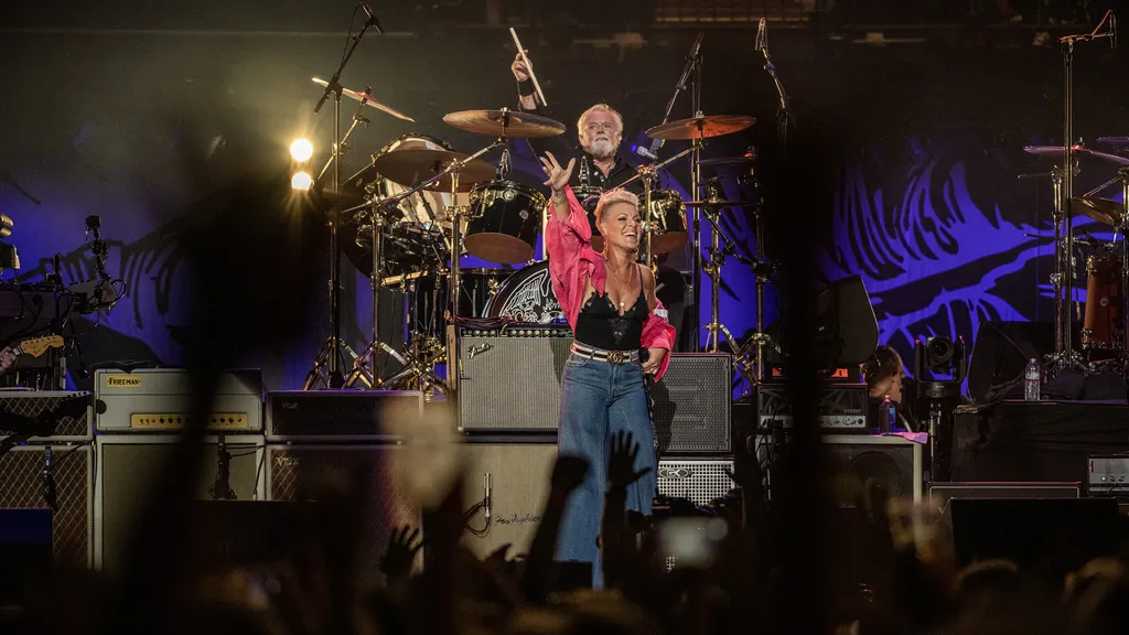 Timothy Norris Pink Taylor Tribute 2022