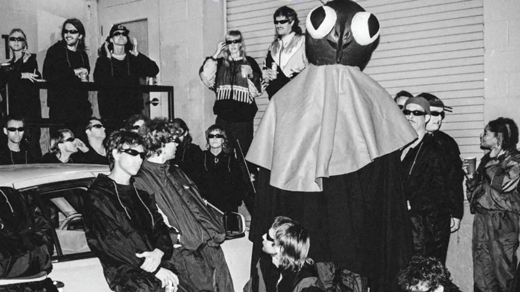 SNOOPER WEB SLEEVE 2023