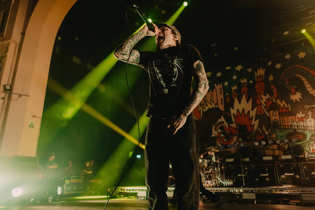 NECK DEEP BRIXTON DEC 25 NIAMH LOUISE5498