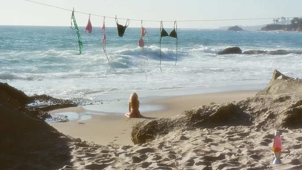 LAVALOVE TAN LINES ARTWORK HEADER