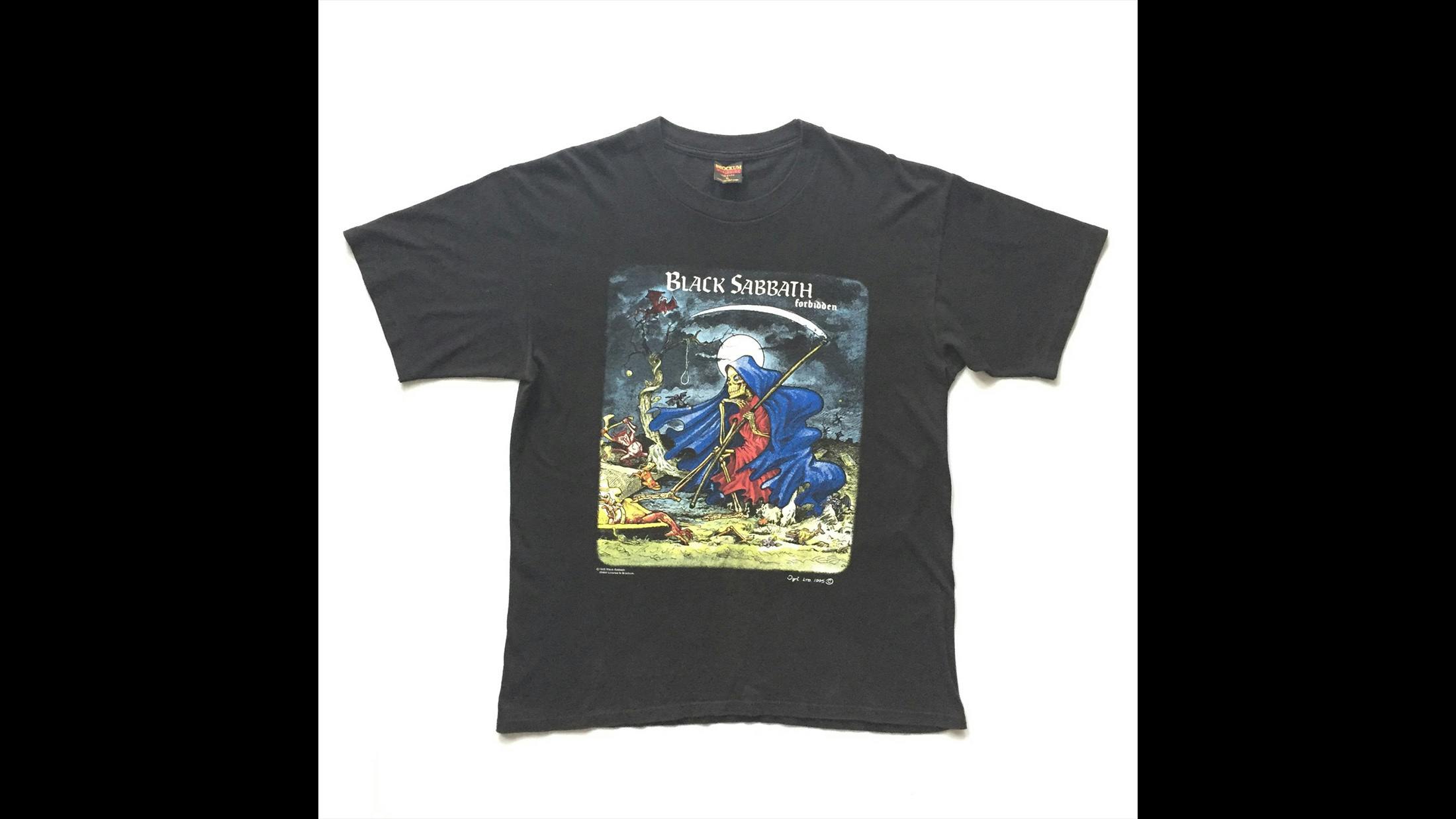 27 years after forming Sabbath, they were still putting out awesome tees. This one featured artwork from eighteenth studio album ‘Forbidden’.