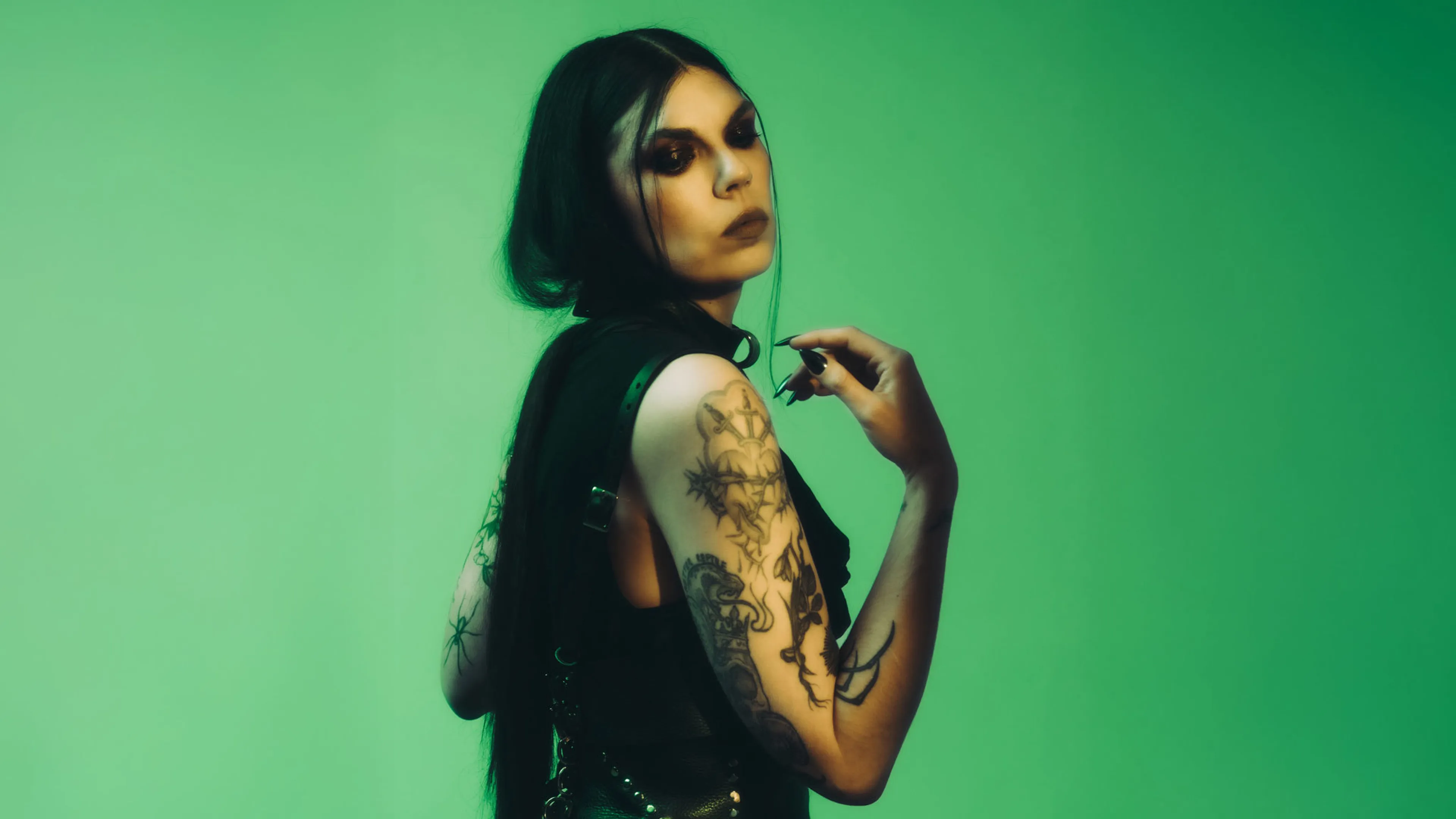 A.A. Williams announces third album Solstice, releases new single Hold It Together