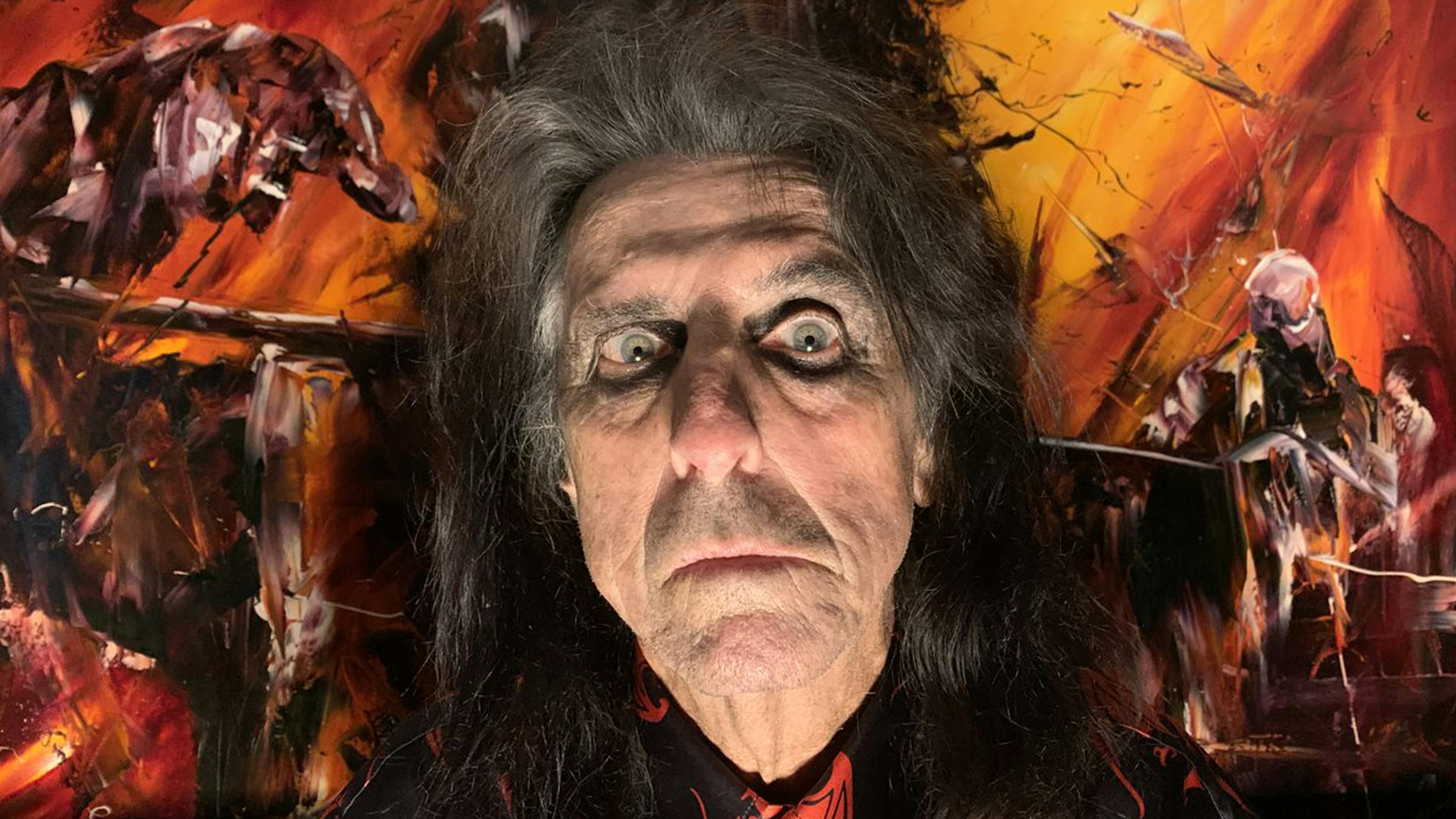 Alice Cooper Will Read You Scary Stories As Part Of A New Spooky Online Experience
