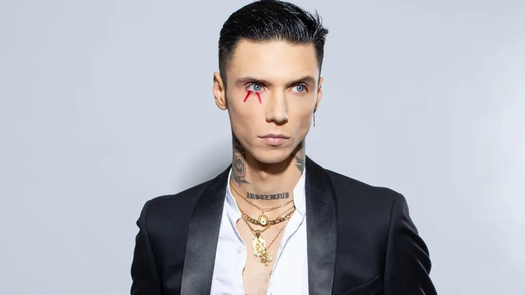 Andy Biersack With Red Eye Makeup In 2019