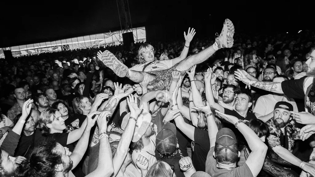 Arc Tan Gent 2024 header crowdsurf credit Carl Battams