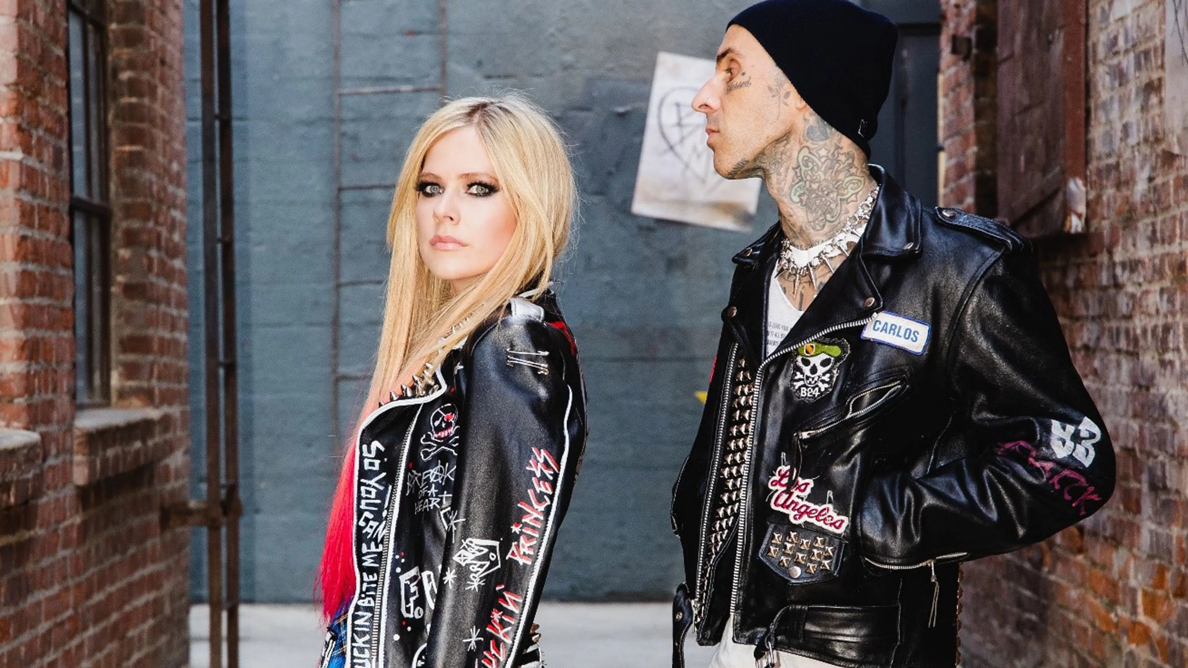 Watch Avril Lavigne perform 2007 mega-hit Girlfriend live with Travis Barker