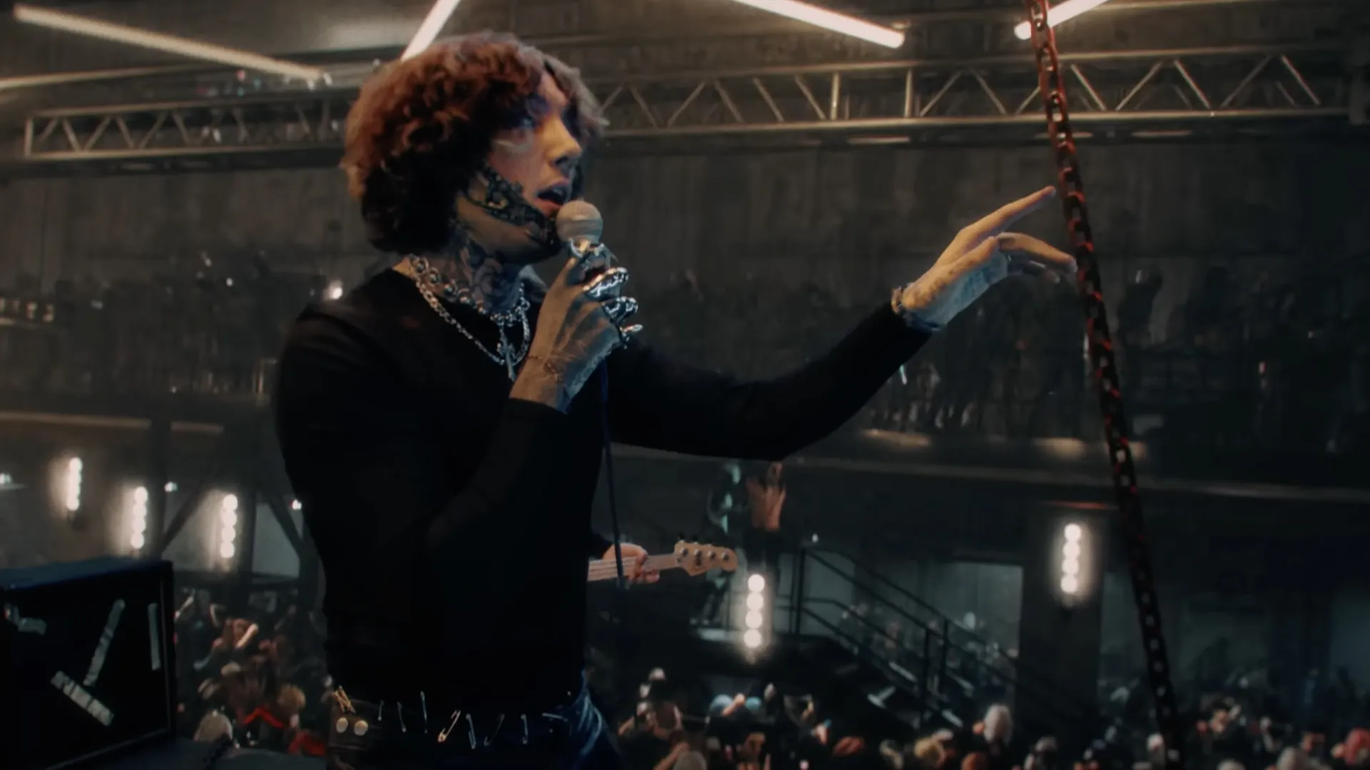 BMTH premiere cinematic new video for Top 10 staTues tHat… Kerrang!