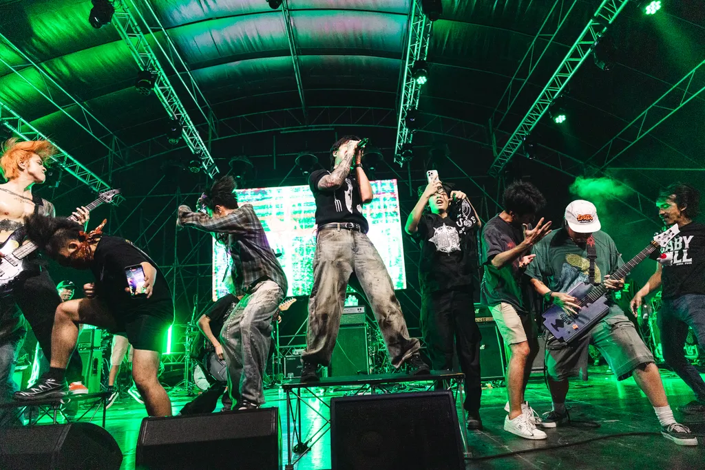 BOMB AT TRACK ROCK ALARM 20265