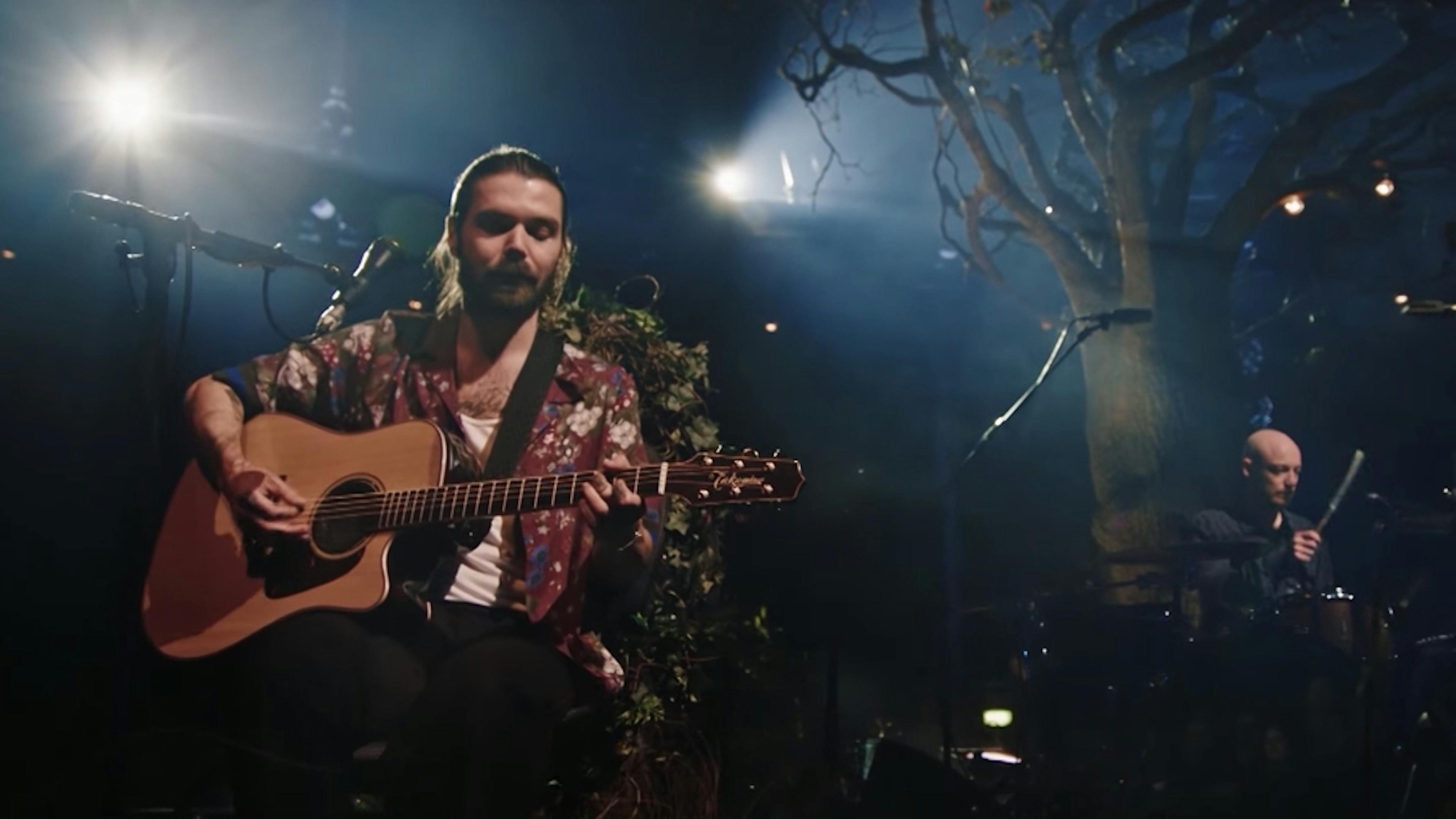 Watch Biffy Clyro's Beautiful Unplugged Version Of Black Chandelier