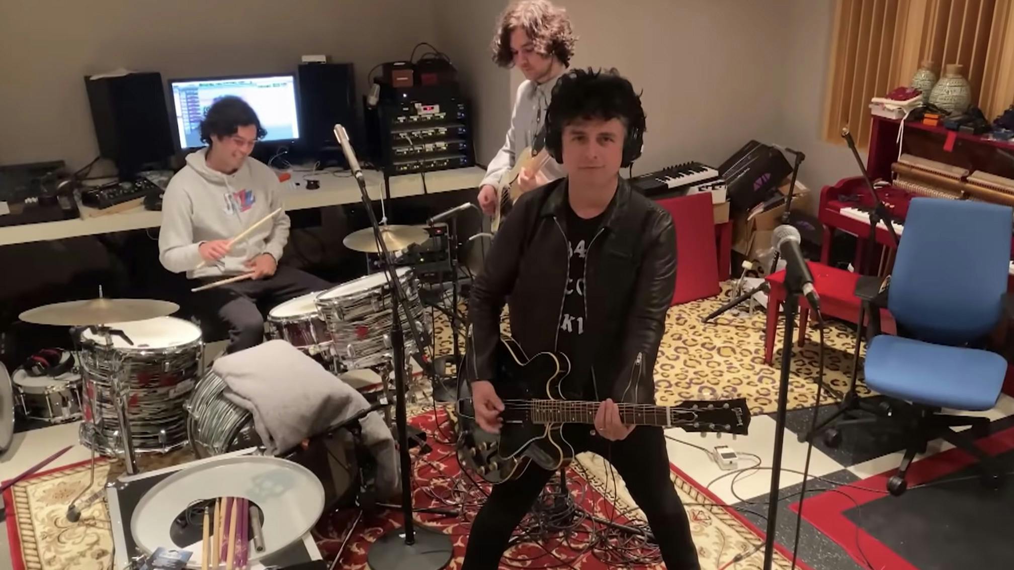 Watch Billie Joe Armstrong Cover I Think We're Alone Now With His Sons, Joey And Jakob