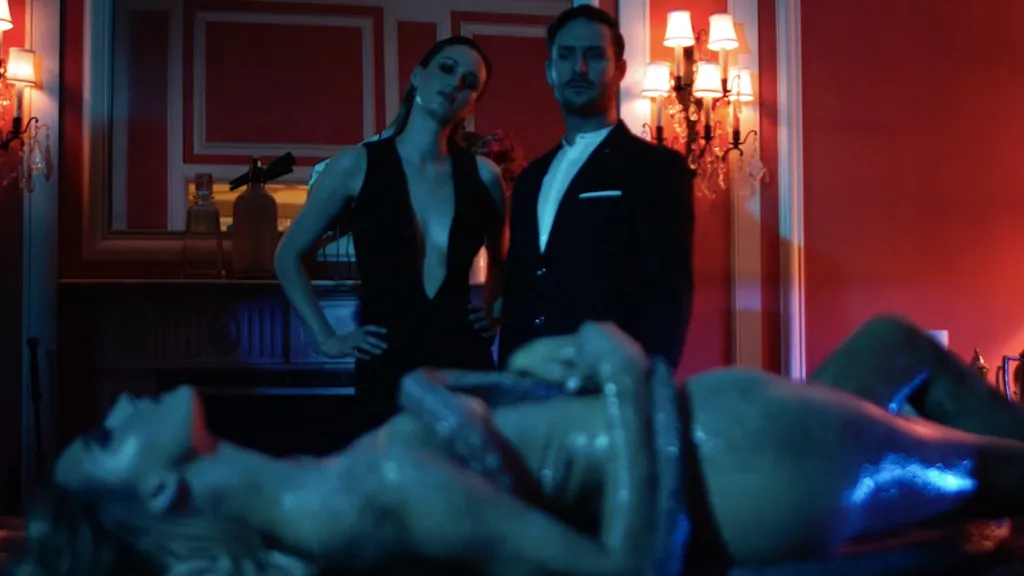 Black Antenna Still 2019