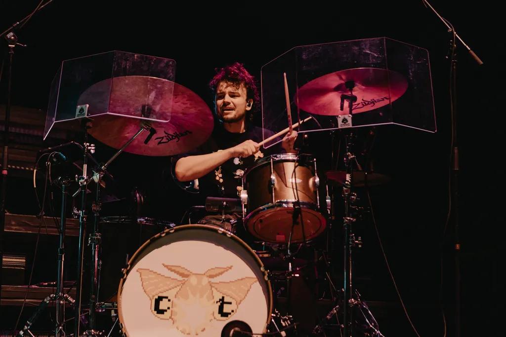 CAVETOWN WEMBLEY NIAMH LOUISE 2