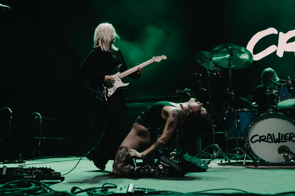 CRAWLERS WEMBLEY NIAMH LOUISE 5