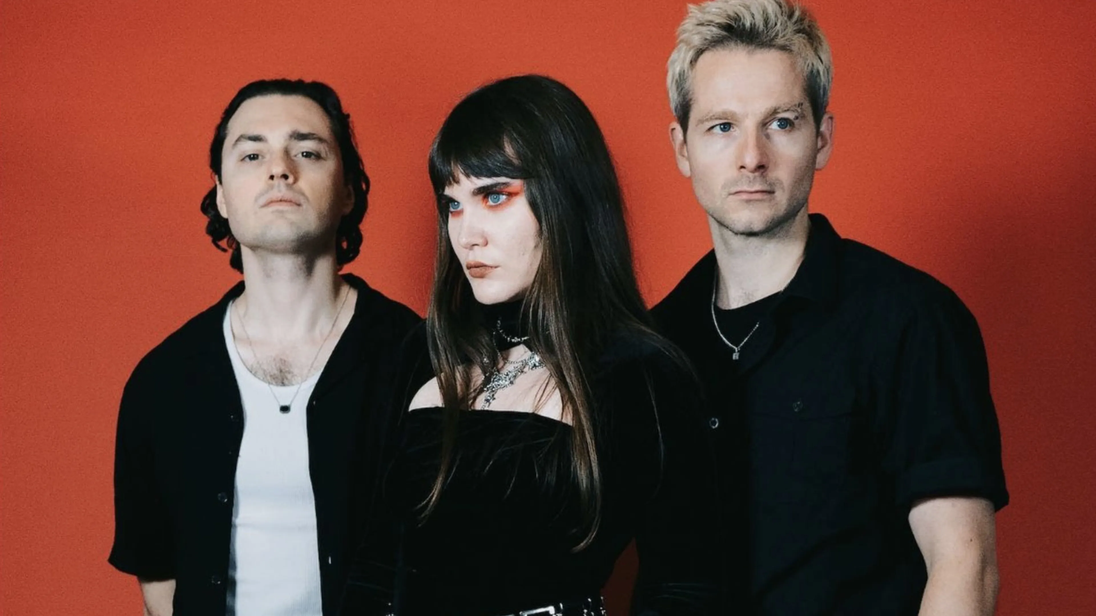 Calva Louise announce new album, Edge Of The Abyss
