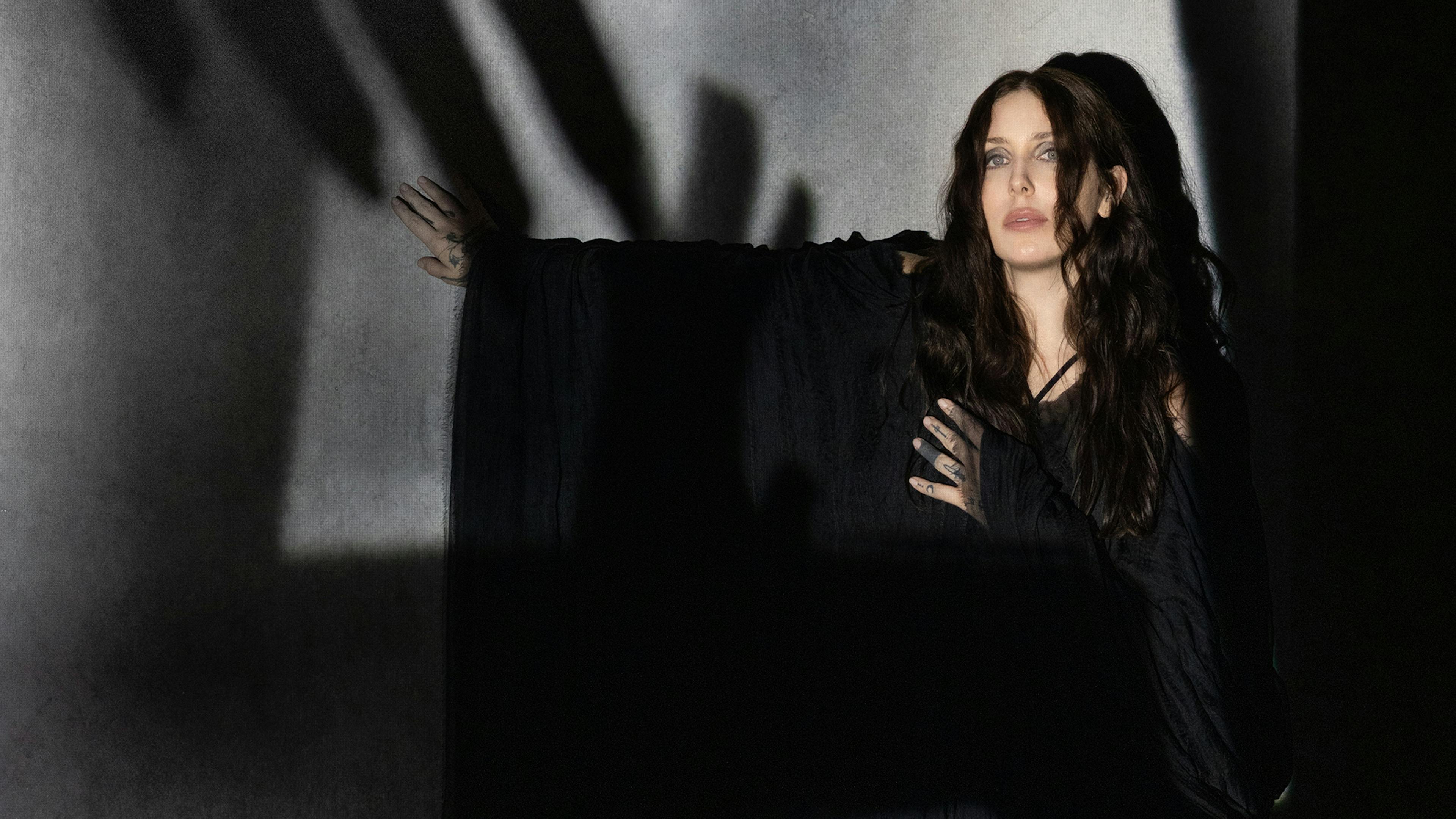 Chelsea Wolfe announces EP, releases new remix by ﻿††† (Crosses)