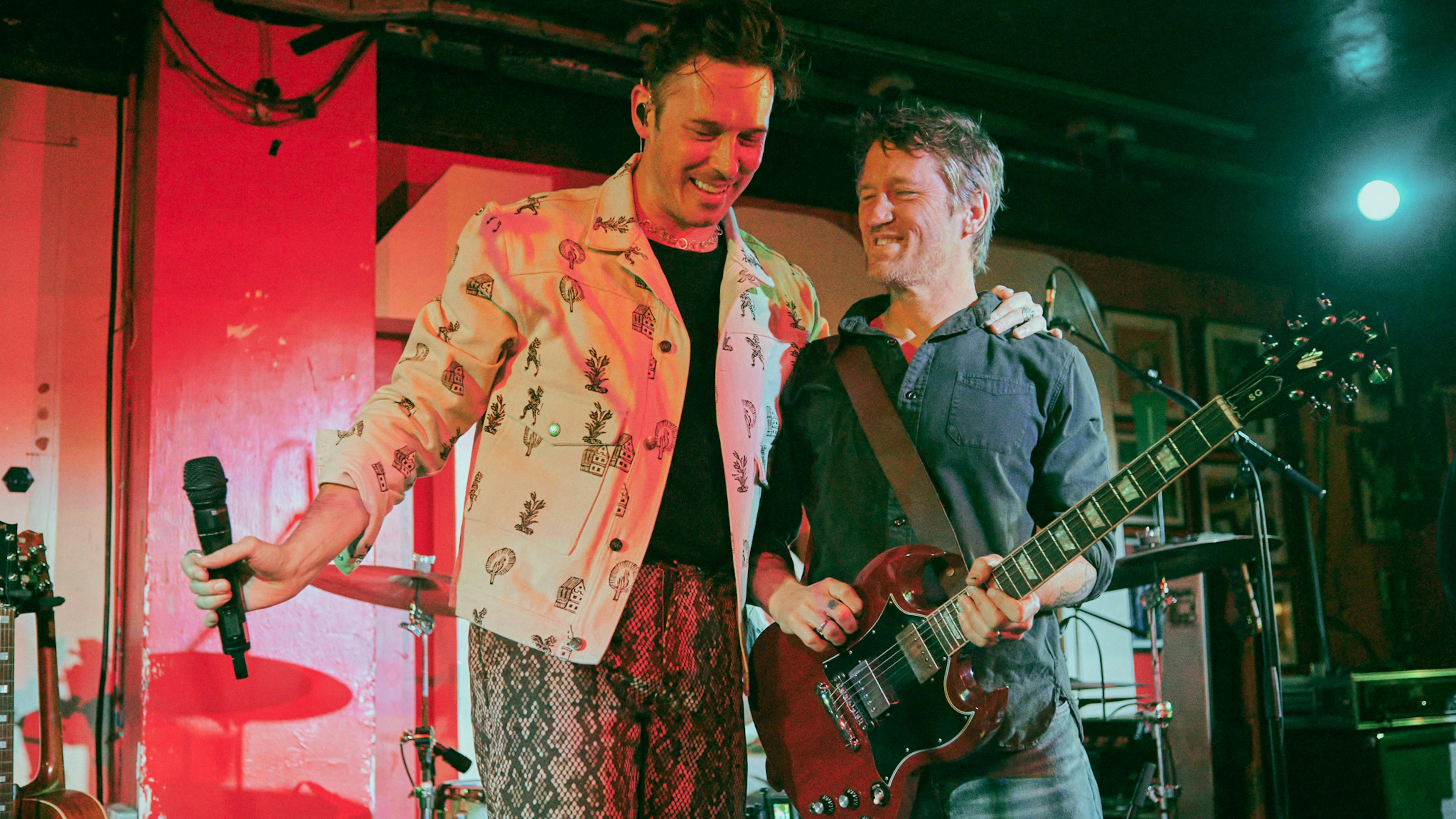 Foo Fighters’ Chris Shiflett makes surprise appearance at London’s 100 Club