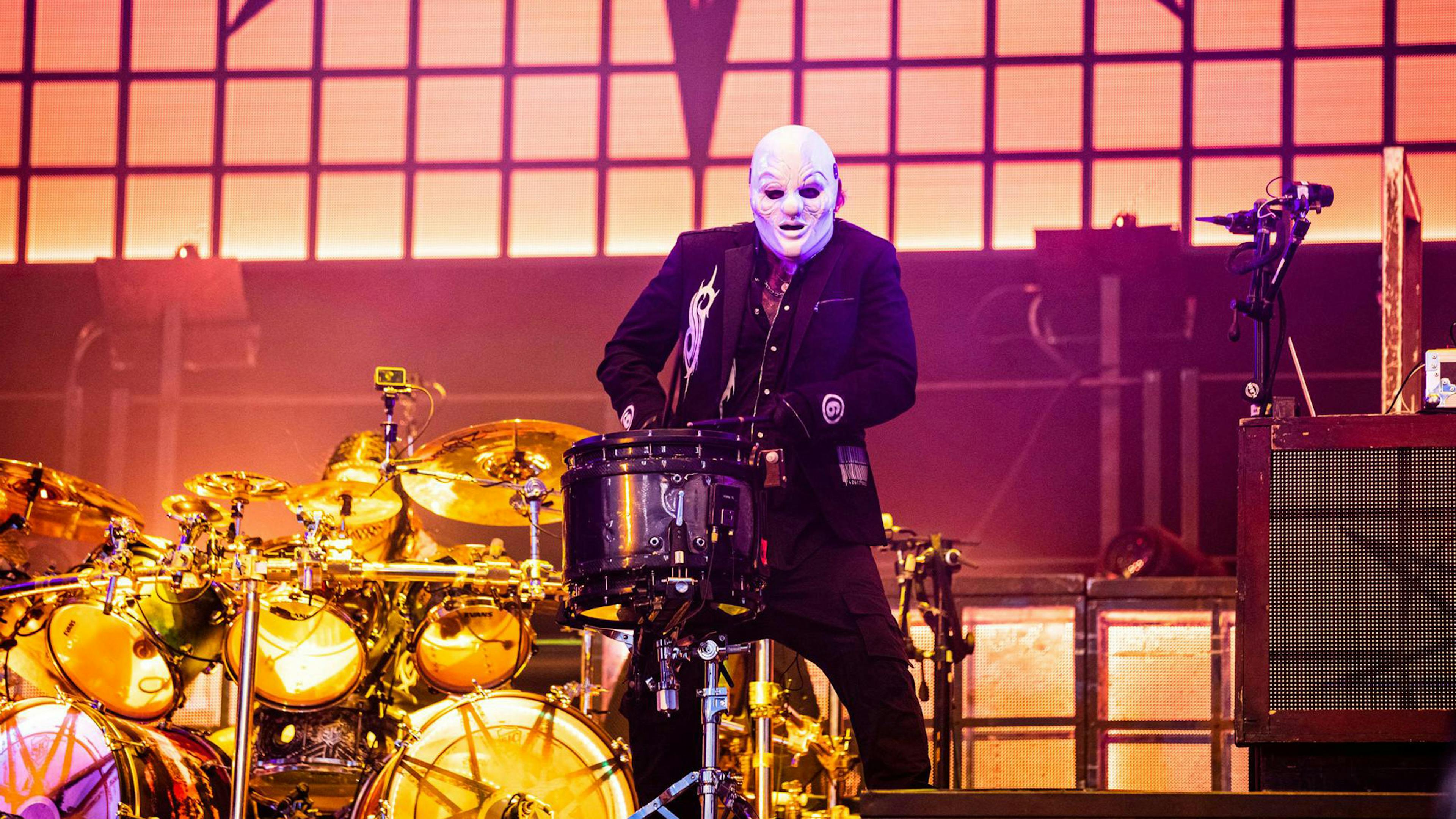 See Slipknot’s Clown rocking out in the studio