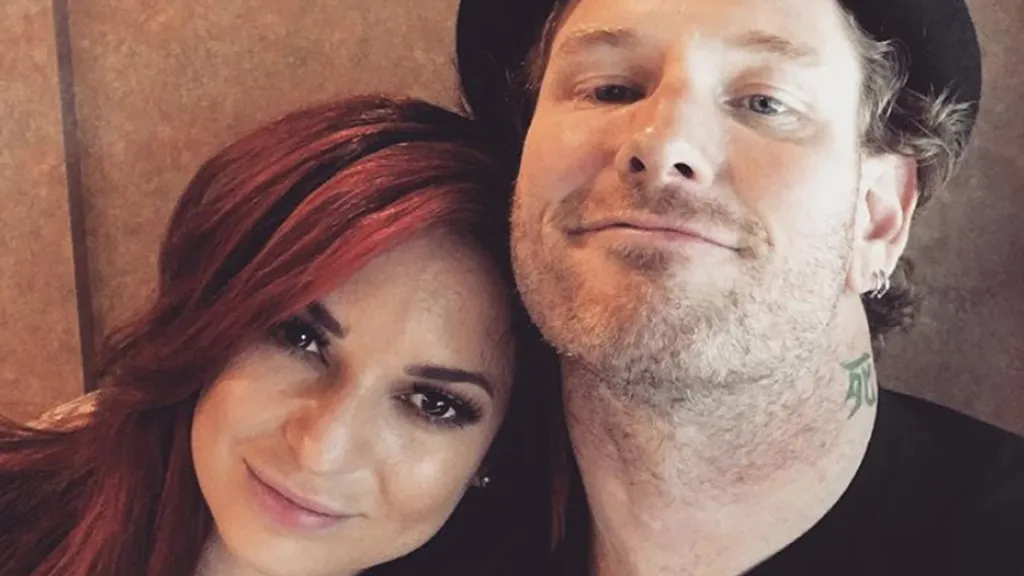 Corey Taylor Alicia Dove Instagram Selfie