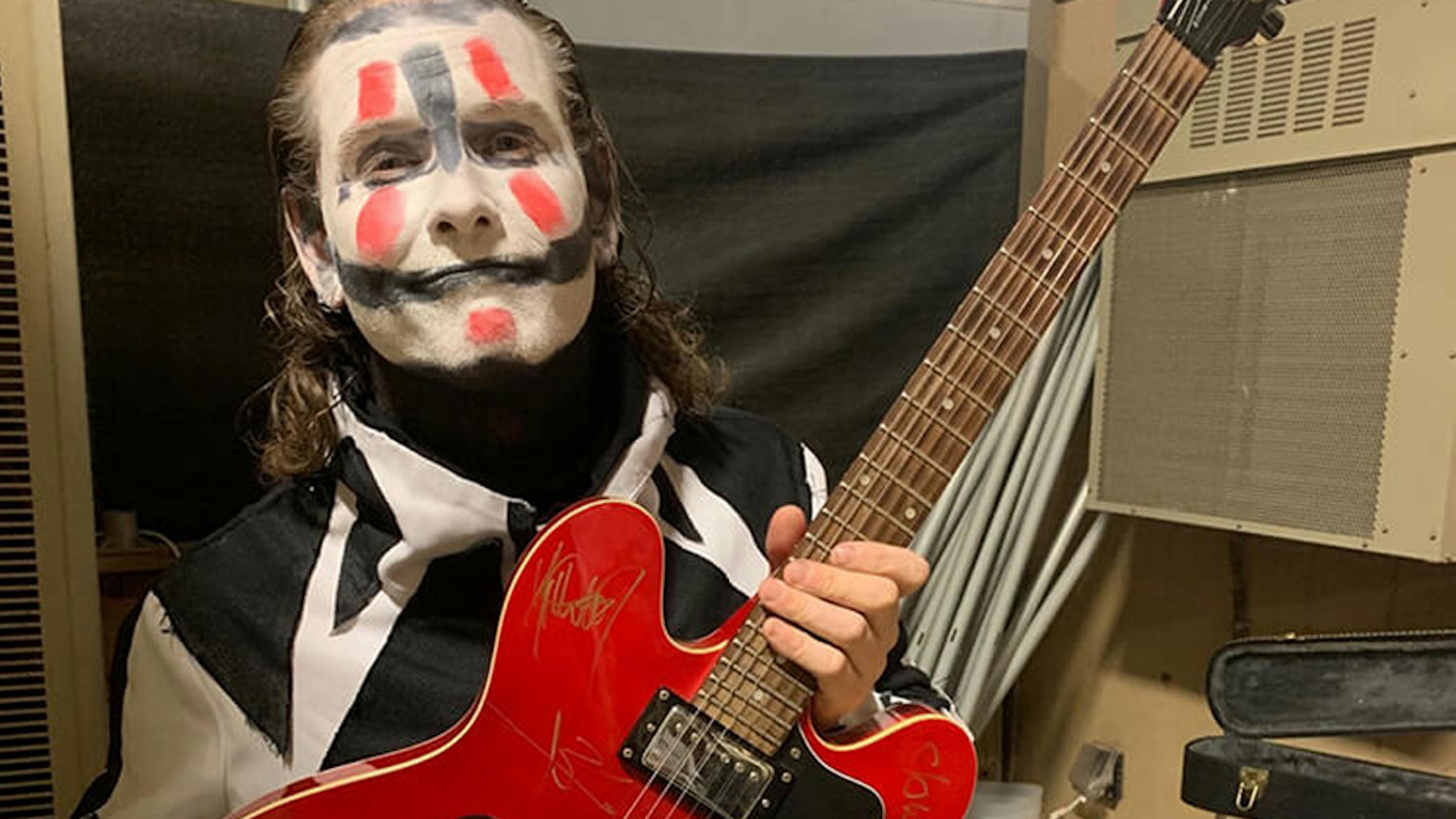 Corey Taylor, Frank Iero And More Donate Guitars To Charity Auction