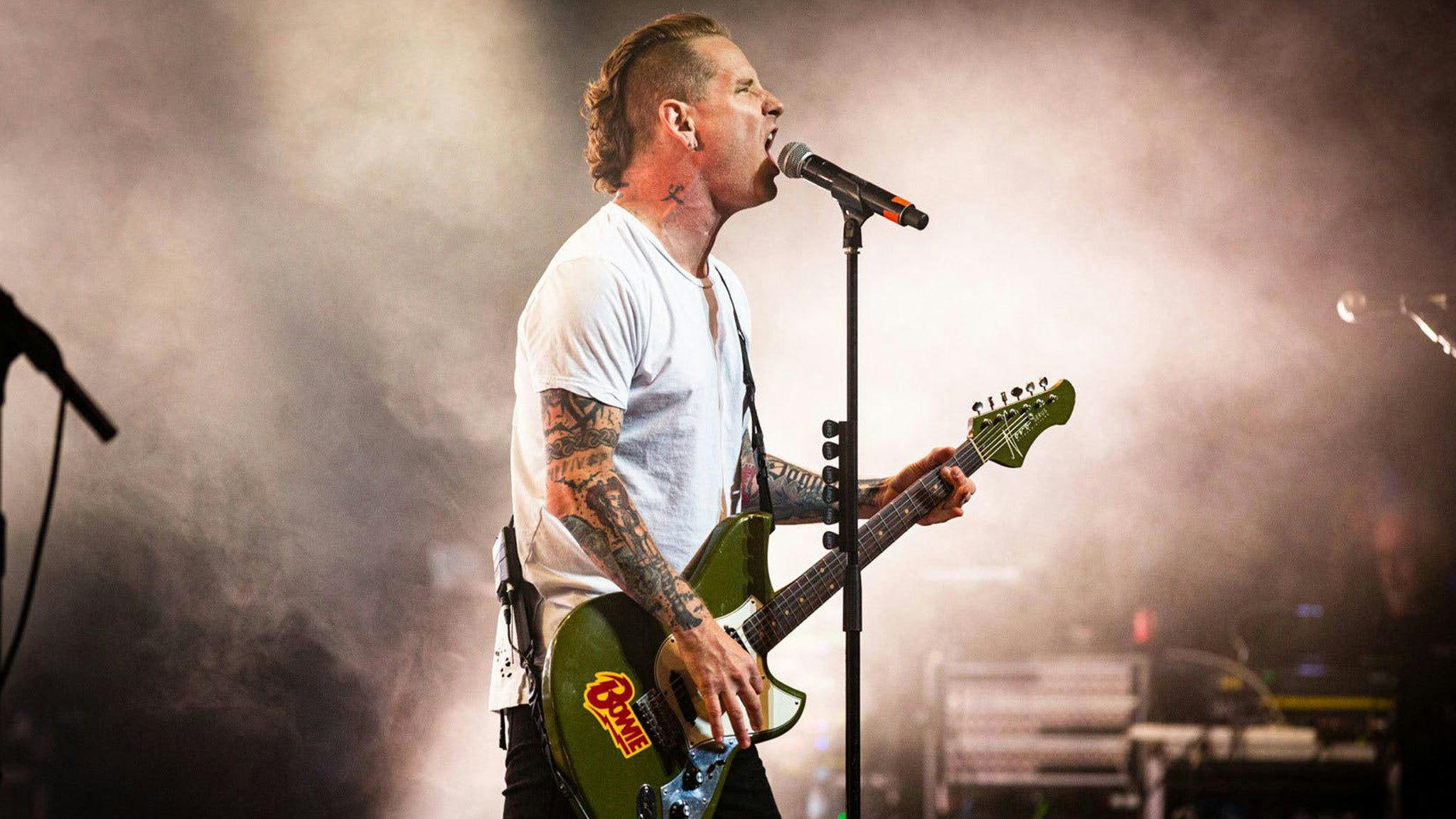 See Corey Taylor play two new solo songs live for the first time