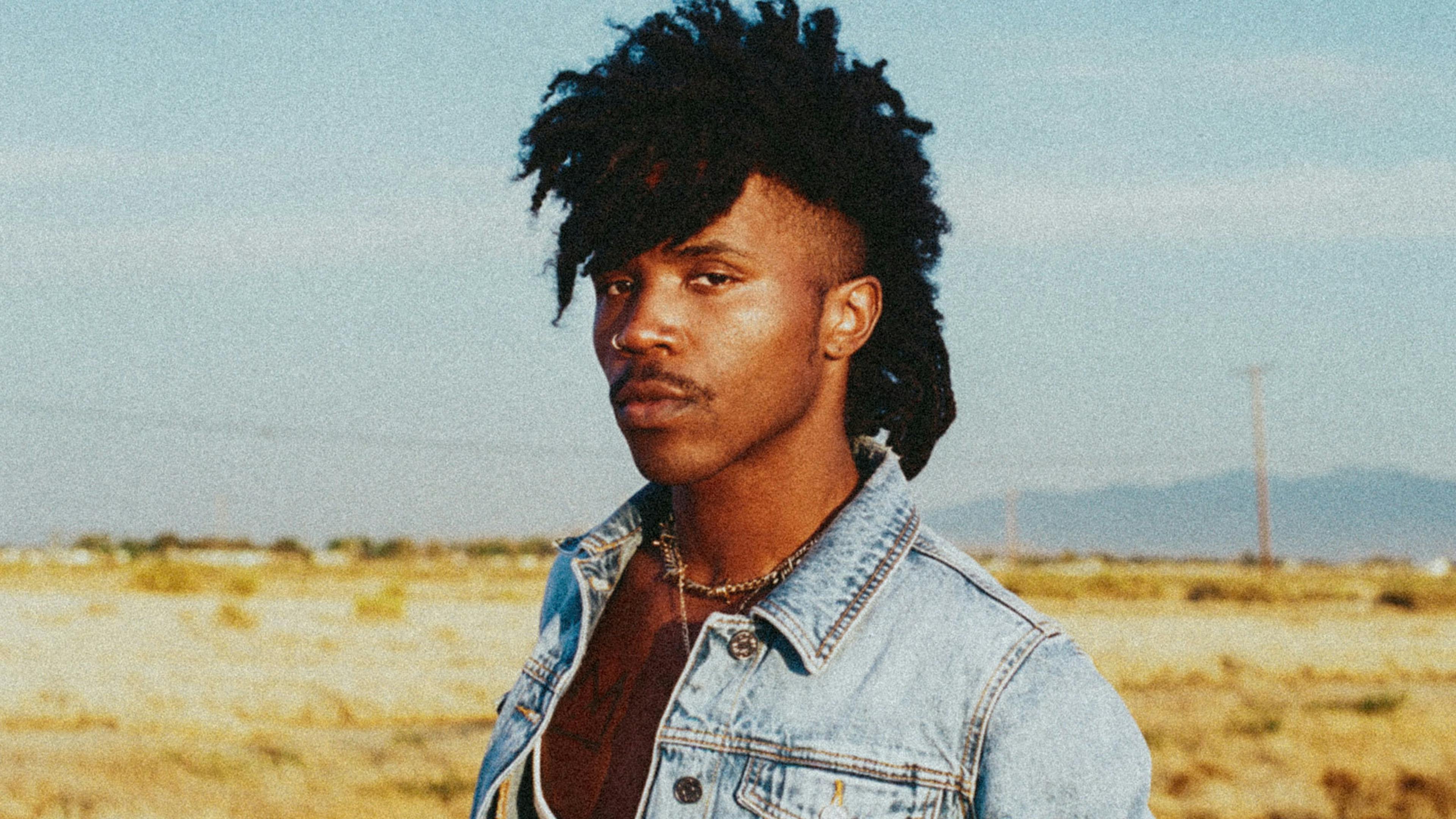 De’Wayne has unveiled a poignant new single, sundays