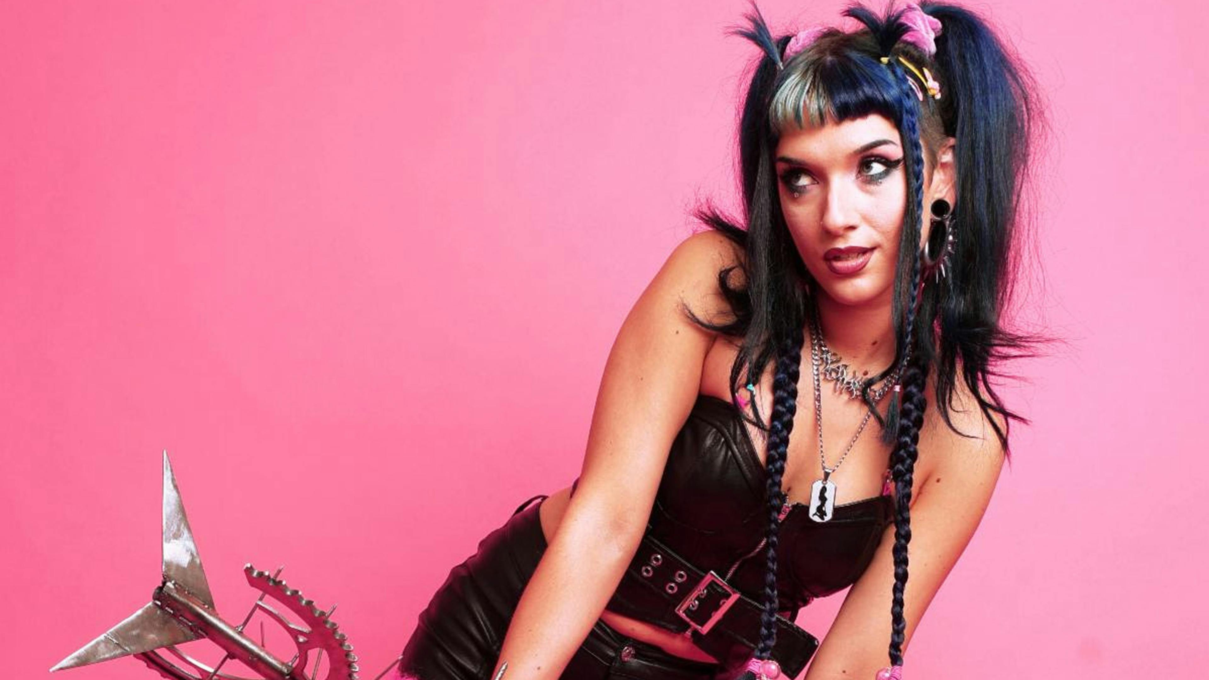 Delilah Bon announces new EP and headline tour