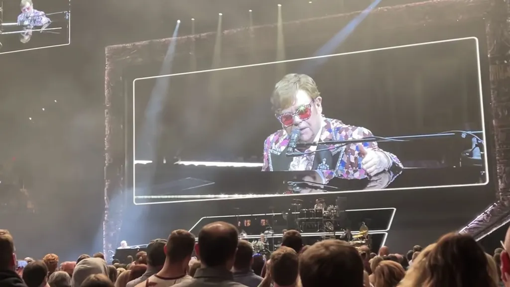 Elton John live March 2022 You Tube Dont Let The Sun Go Down On Me
