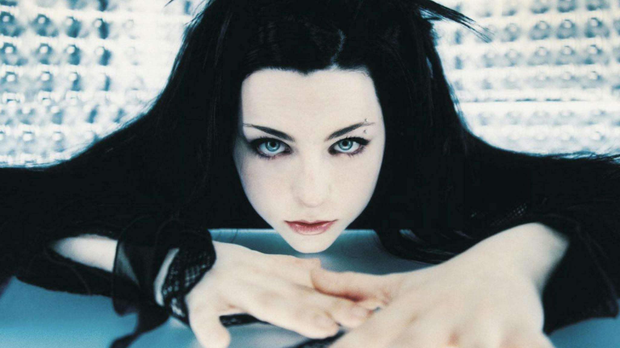 evanescence and within temptation worlds collide tour Evanescence announce Fallen 20th anniversary deluxe reissue