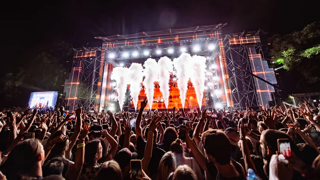 Exit Festival crowd press shot header