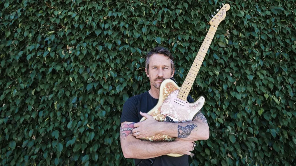 Foo Fighters Chris Shiflett solo promo September 2023 credit Joey Martinez
