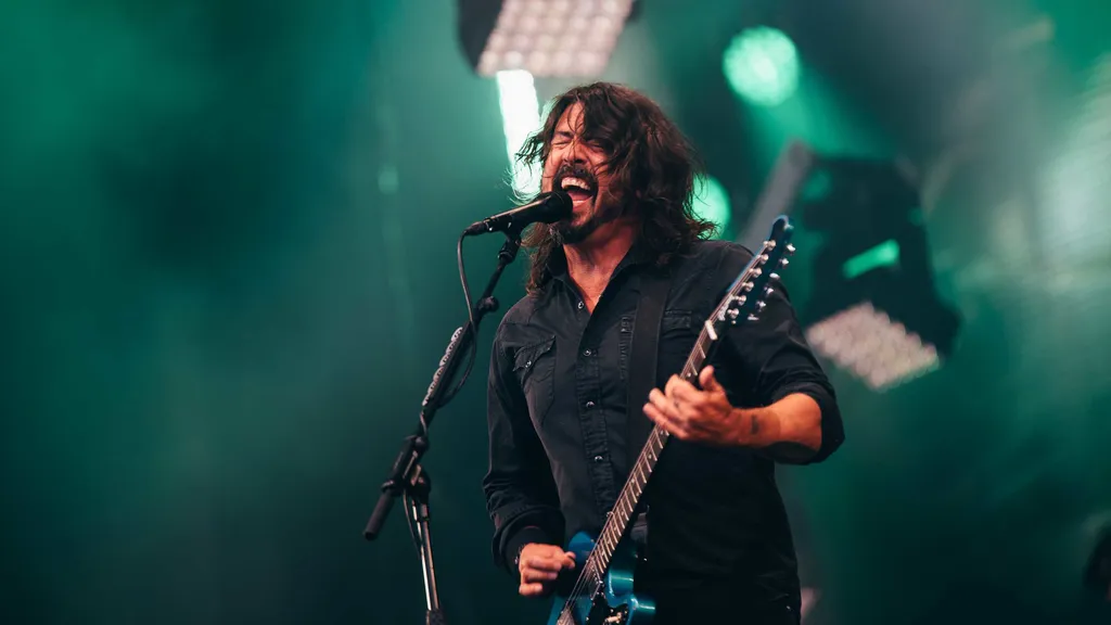 Foo Fighters Dave Grohl Playing Live In Glasgow Credit Ryan Johnston