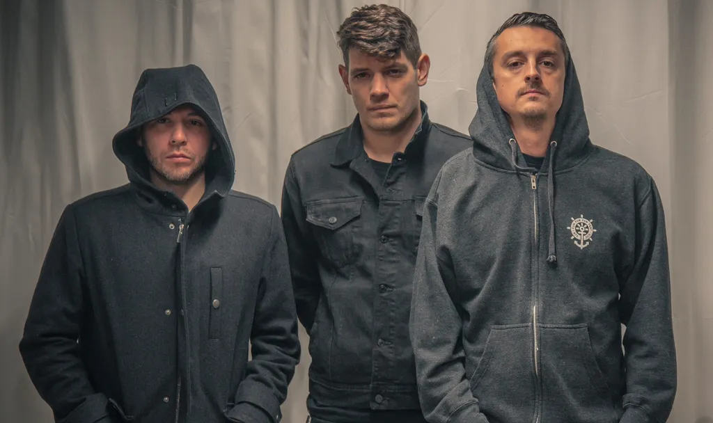 Glassing Band Header 2019